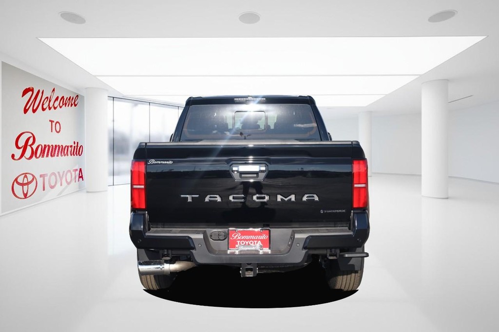 Toyota Tacoma 4WD Vehicle Full-screen Gallery Image 6