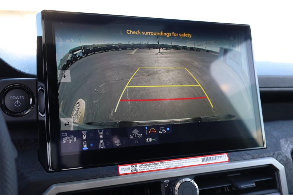 Toyota Tacoma 4WD Vehicle Full-screen Gallery Image 13