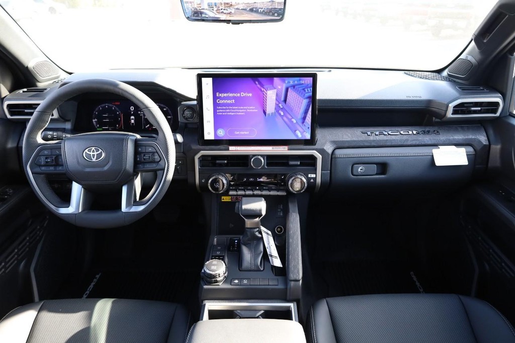 Toyota Tacoma 4WD Vehicle Full-screen Gallery Image 23