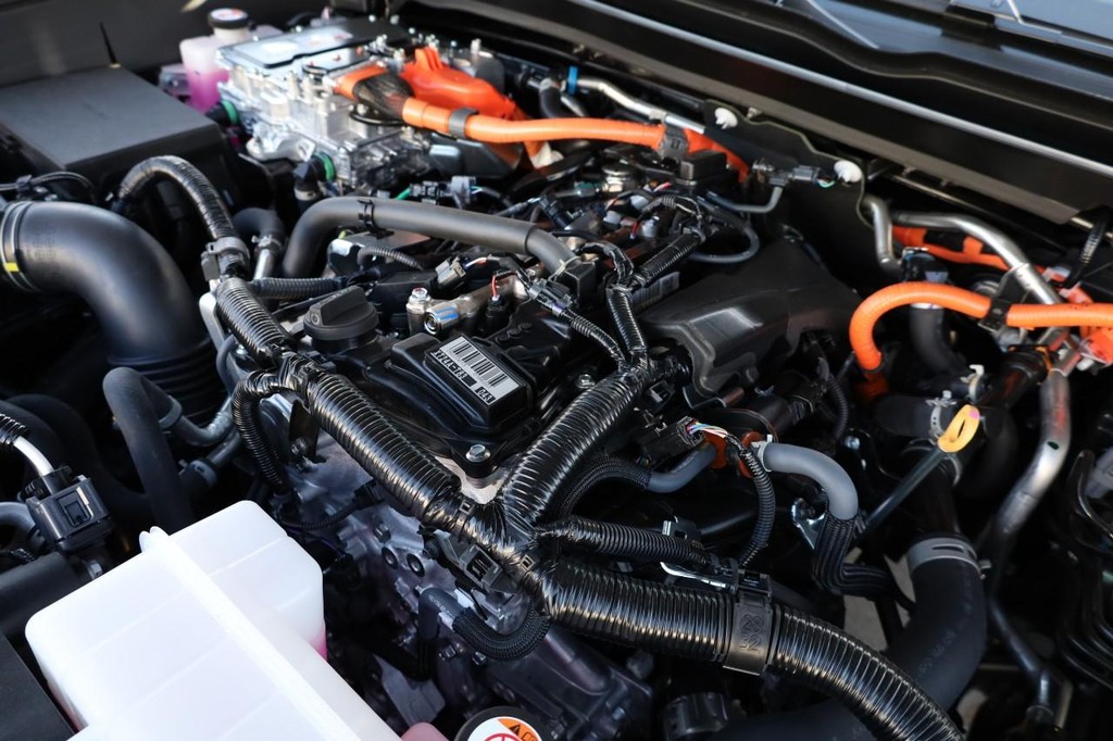 Toyota Tacoma 4WD Vehicle Full-screen Gallery Image 26