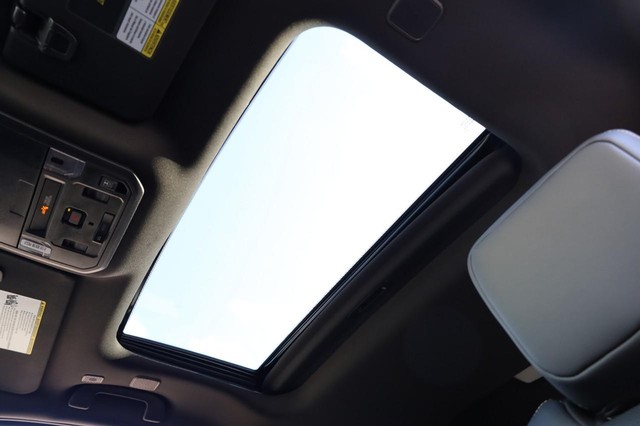 Toyota Tacoma 4WD Vehicle Image 09