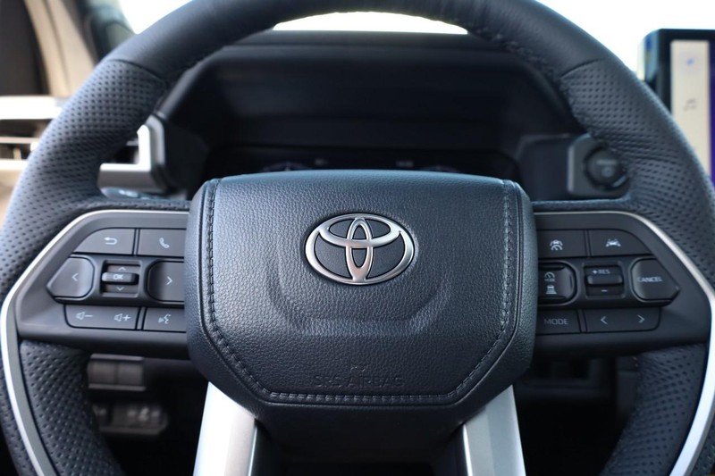 Toyota Tacoma 4WD Vehicle Image 10