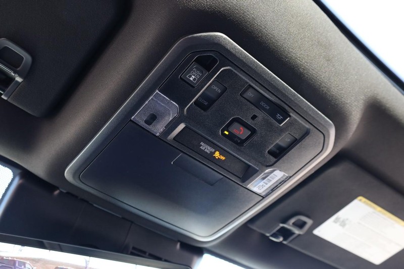 Toyota Tacoma 4WD Vehicle Image 17