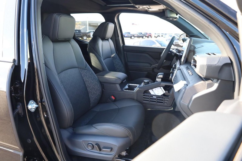 Toyota Tacoma 4WD Vehicle Image 25