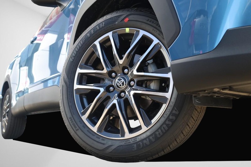 Toyota Corolla Cross Vehicle Image 03