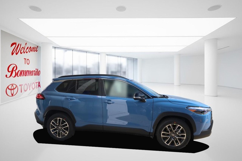 Toyota Corolla Cross Vehicle Image 05