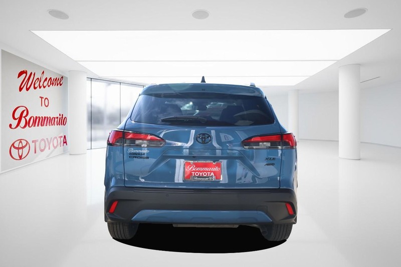 Toyota Corolla Cross Vehicle Image 06