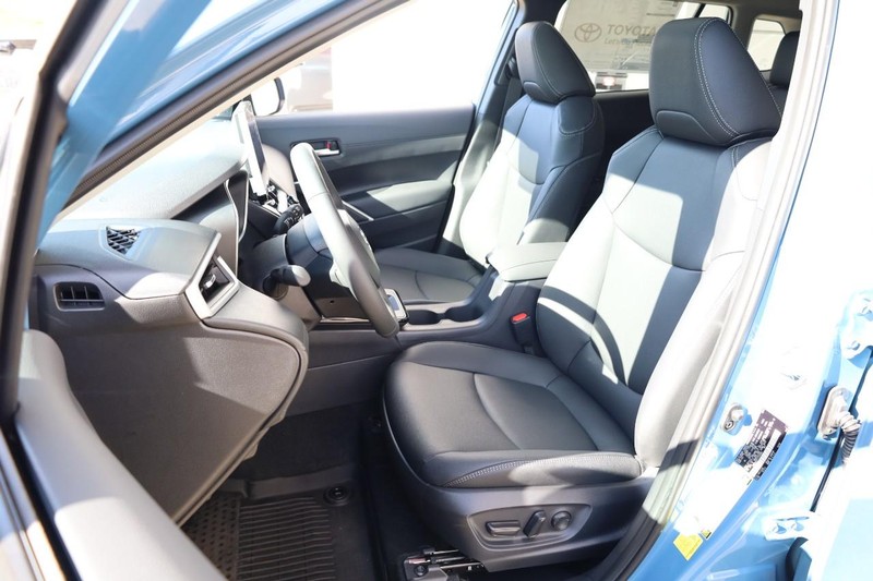 Toyota Corolla Cross Vehicle Image 09