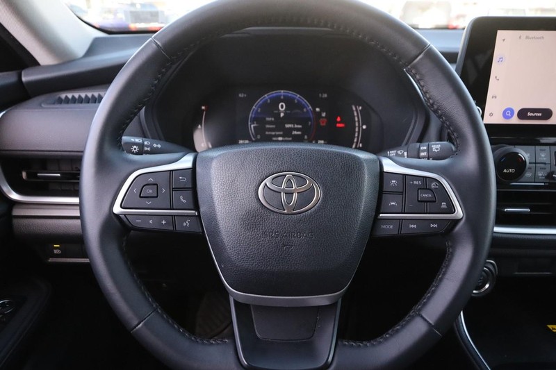 Toyota Grand Highlander Vehicle Image 12