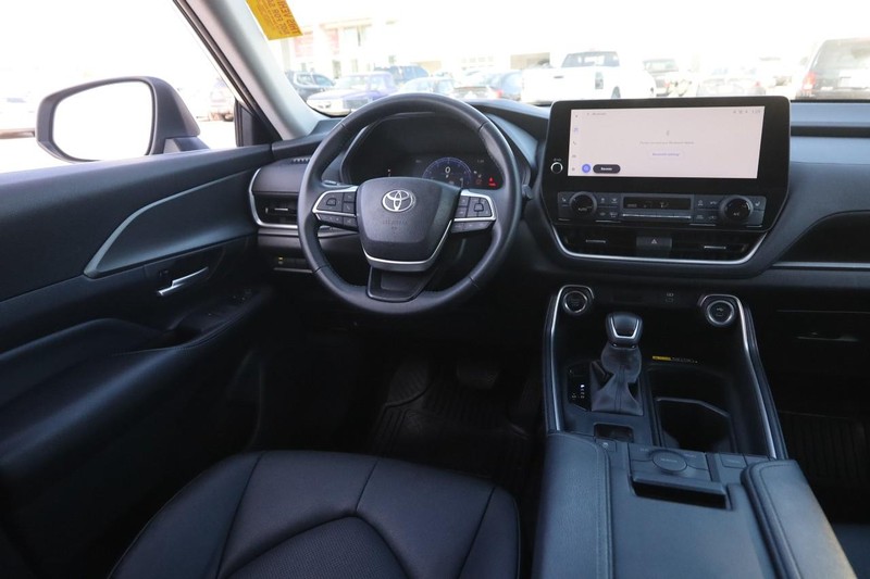 Toyota Grand Highlander Vehicle Image 23