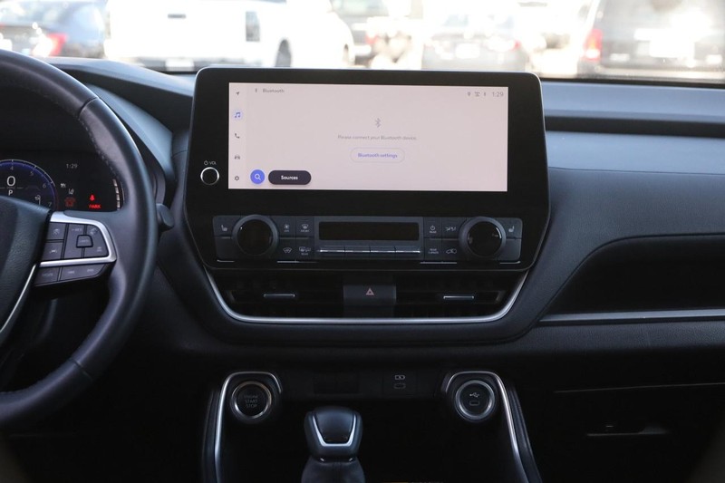 Toyota Grand Highlander Vehicle Image 25