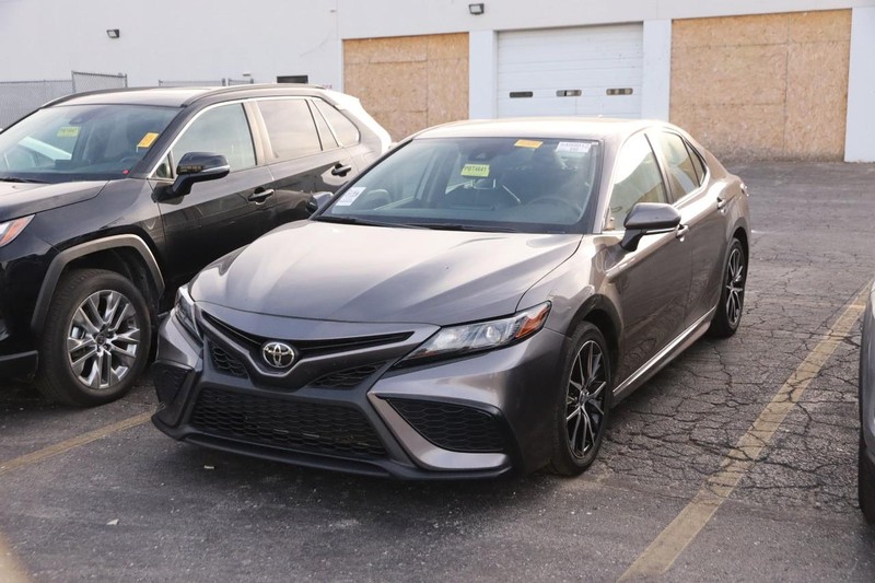 Toyota Camry Vehicle Image 04