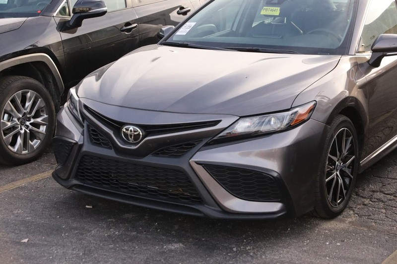 Toyota Camry Vehicle Image 05