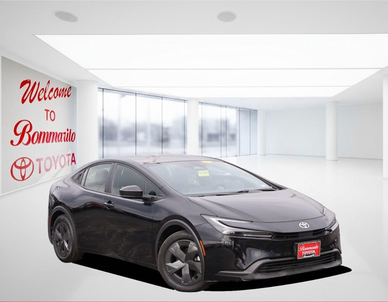 Toyota Prius Vehicle Image 02