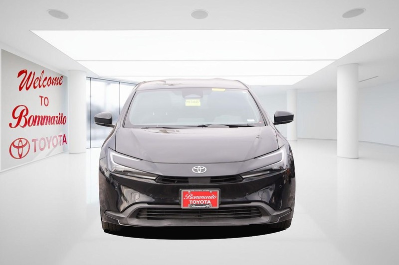 Toyota Prius Vehicle Image 04