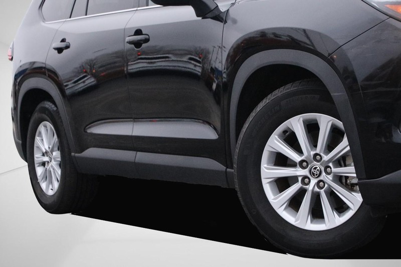 Toyota Grand Highlander Vehicle Image 03