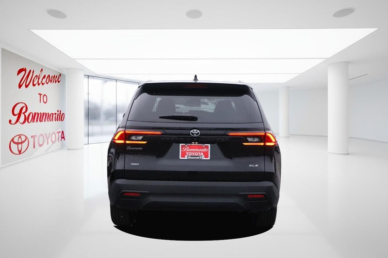 Toyota Grand Highlander Vehicle Image 06