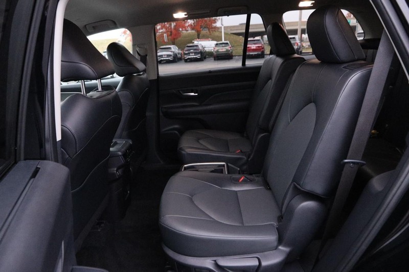 Toyota Grand Highlander Vehicle Image 10