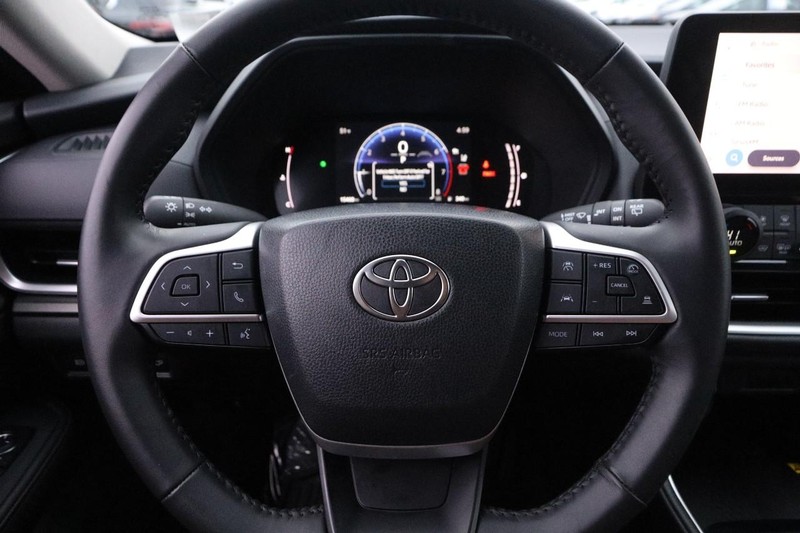Toyota Grand Highlander Vehicle Image 12