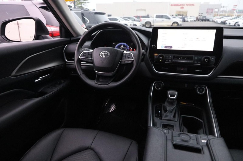 Toyota Grand Highlander Vehicle Image 23