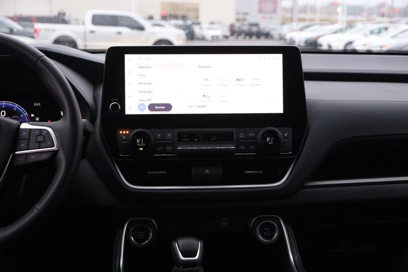 Toyota Grand Highlander Vehicle Image 25