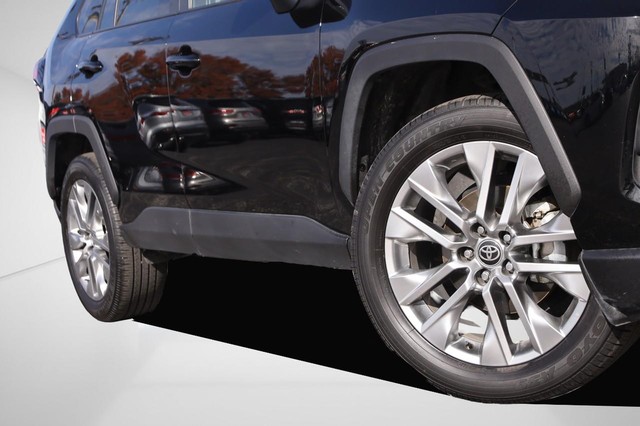 Toyota RAV4 Vehicle Image 03