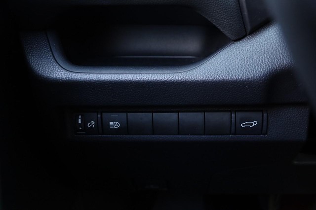 Toyota RAV4 Vehicle Image 21