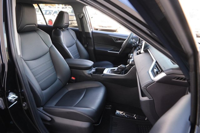 Toyota RAV4 Vehicle Image 27