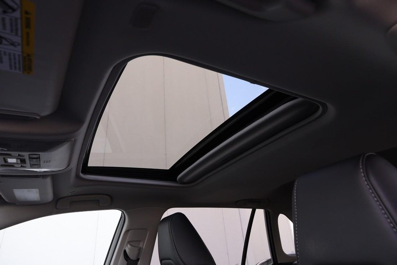 Toyota RAV4 Vehicle Image 09