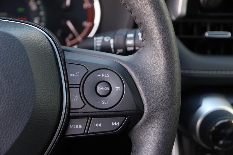 Toyota RAV4 Vehicle Image 14