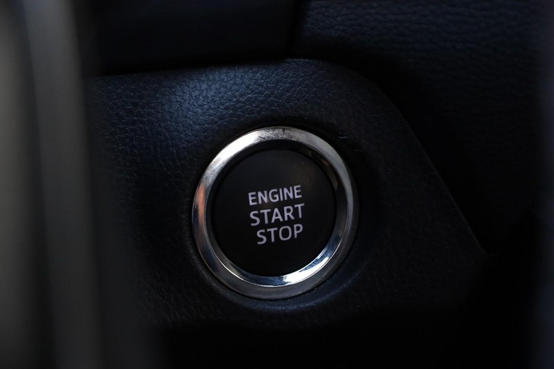 Toyota RAV4 Vehicle Image 16