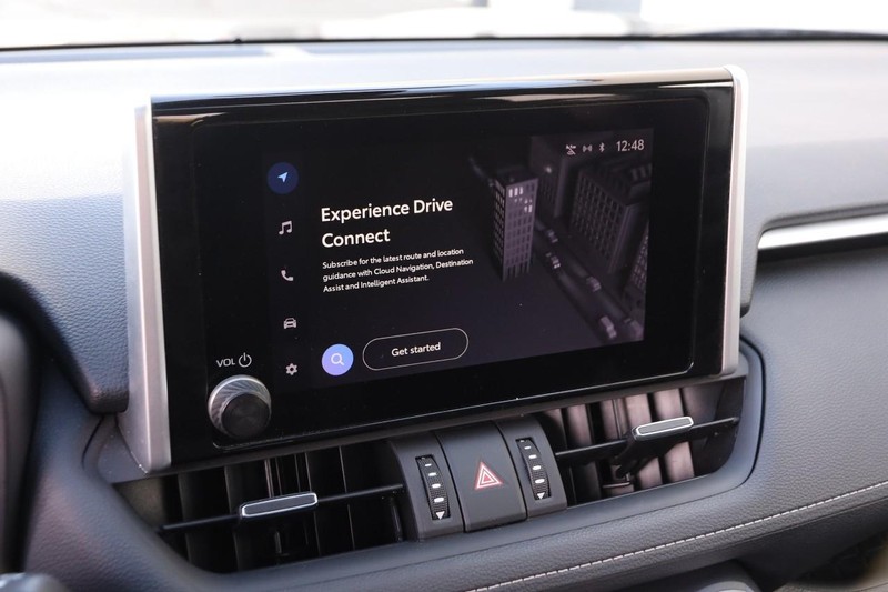 Toyota RAV4 Vehicle Image 17