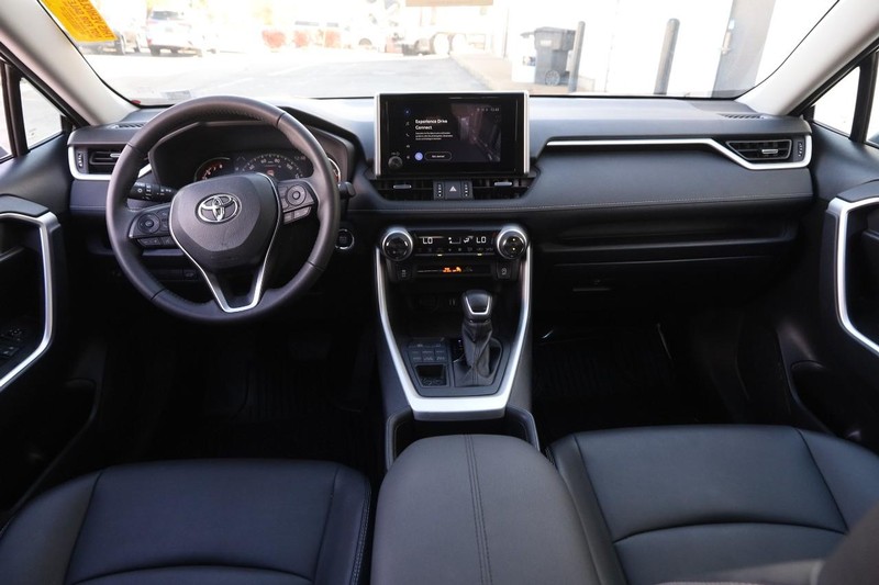 Toyota RAV4 Vehicle Image 22