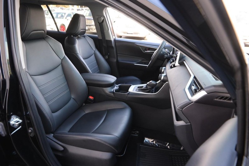 Toyota RAV4 Vehicle Image 27