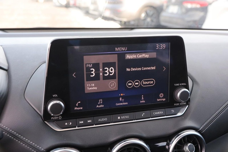 Nissan Sentra Vehicle Image 15