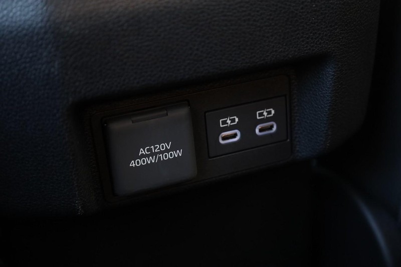 Toyota Tacoma 4WD Vehicle Full-screen Gallery Image 22