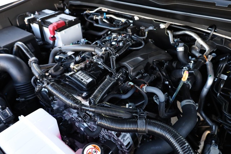 Toyota Tacoma 4WD Vehicle Full-screen Gallery Image 26