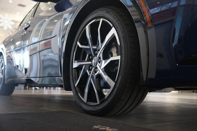 Toyota Prius Plug-In Hybrid Vehicle Image 04