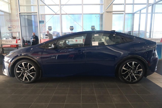 Toyota Prius Plug-In Hybrid Vehicle Image 05