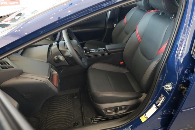 Toyota Prius Plug-In Hybrid Vehicle Image 07