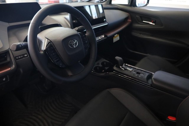 Toyota Prius Plug-In Hybrid Vehicle Image 08