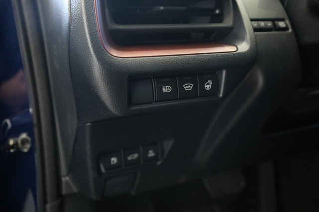 Toyota Prius Plug-In Hybrid Vehicle Image 12