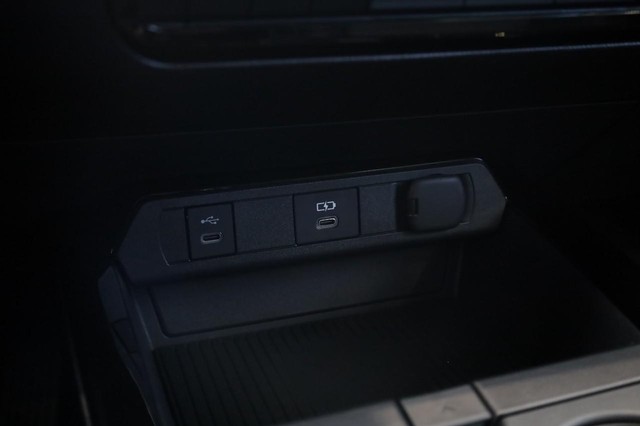 Toyota Prius Plug-In Hybrid Vehicle Image 16