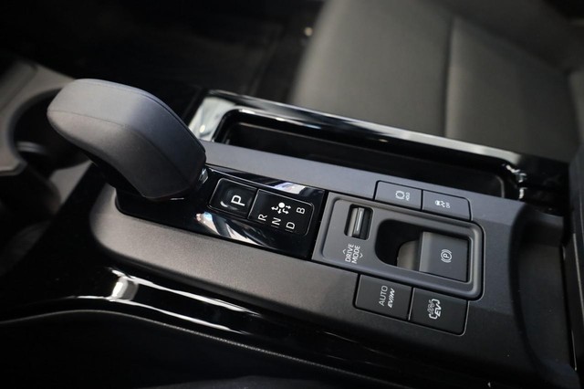 Toyota Prius Plug-In Hybrid Vehicle Image 17