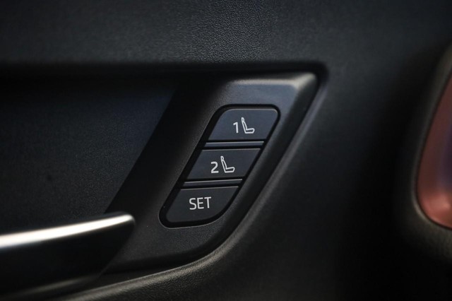 Toyota Prius Plug-In Hybrid Vehicle Image 20