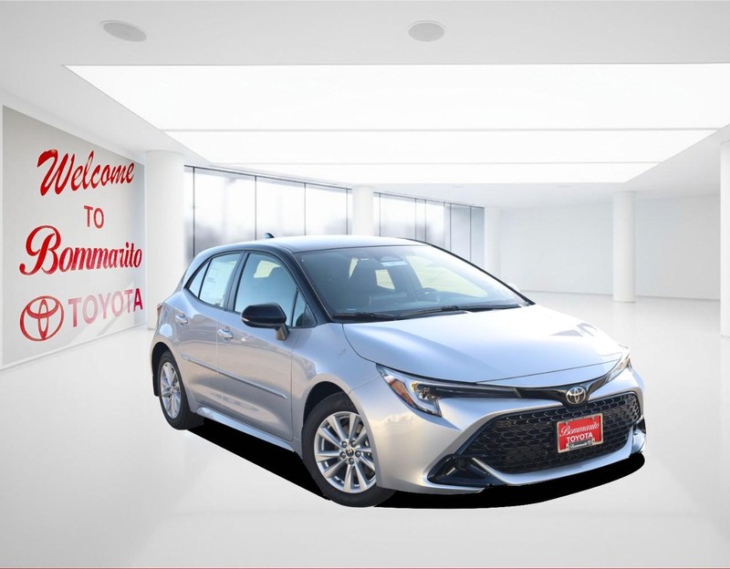 Toyota Corolla Hatchback Vehicle Full-screen Gallery Image 2