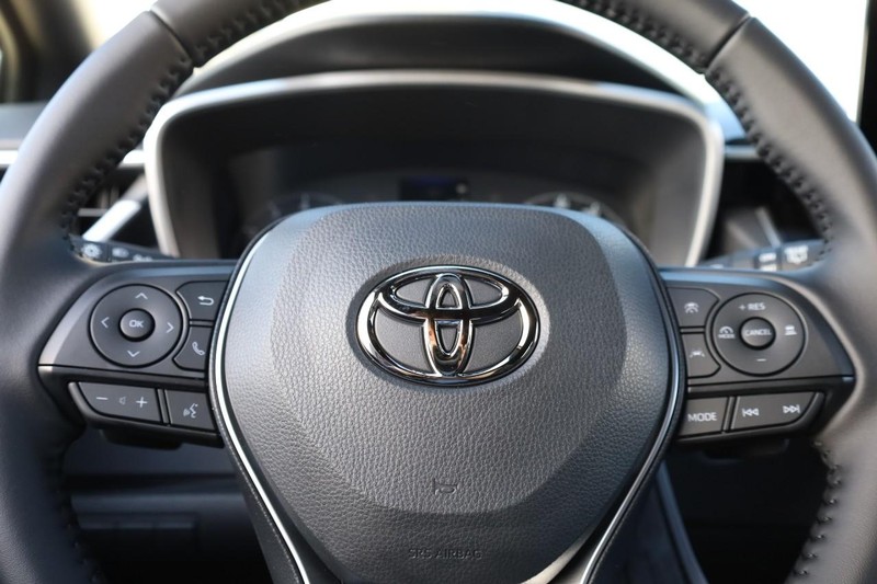 Toyota Corolla Hatchback Vehicle Full-screen Gallery Image 8