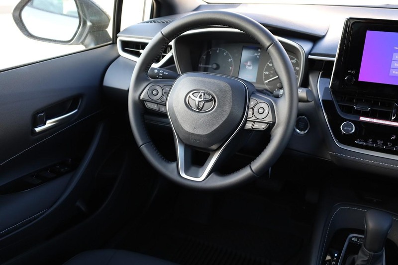 Toyota Corolla Hatchback Vehicle Full-screen Gallery Image 11