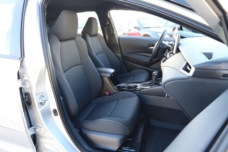 Toyota Corolla Hatchback Vehicle Full-screen Gallery Image 14