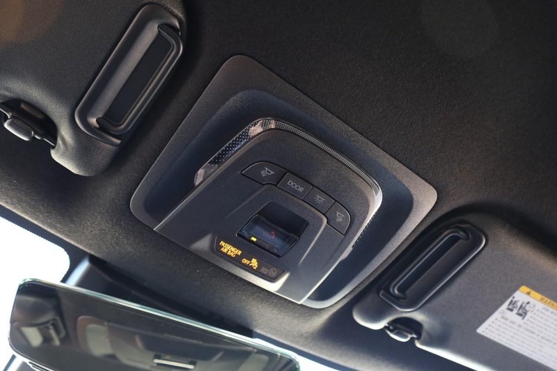 Toyota Corolla Hatchback Vehicle Full-screen Gallery Image 19